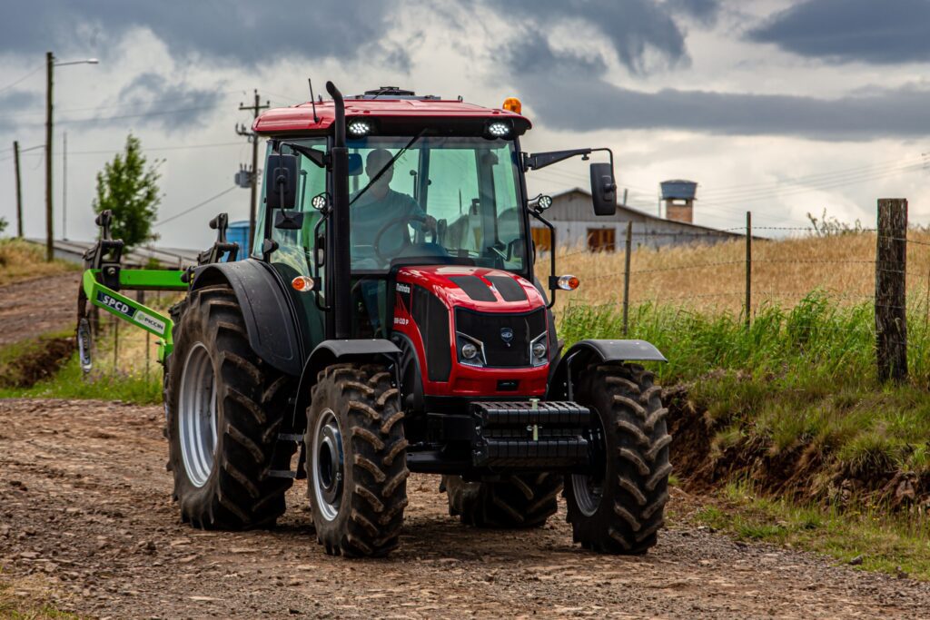 Trator Mahindra 86-110P